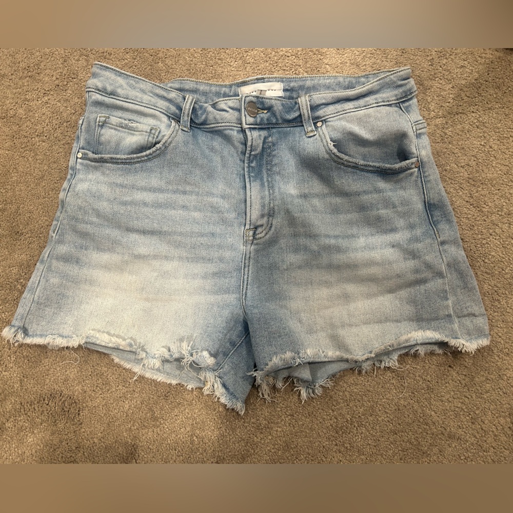 Women's Light Wash Frayed Hem Denim Shorts Stretchy